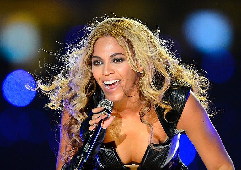 Platz zwei geht an Sängerin Beyoncé (105 Millionen Dollar, rund 94 Millionen Euro)