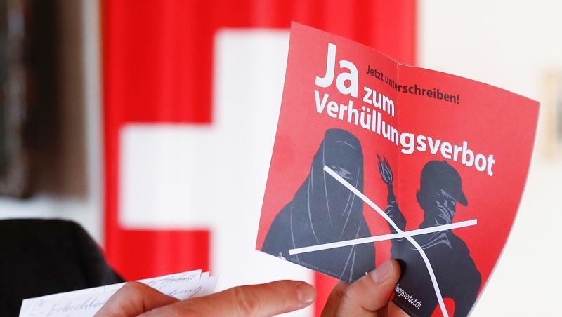 Die Schweizer haben sich in einer Volksabstimmuung für ein Verhüllungsverbot ausgesprochen.