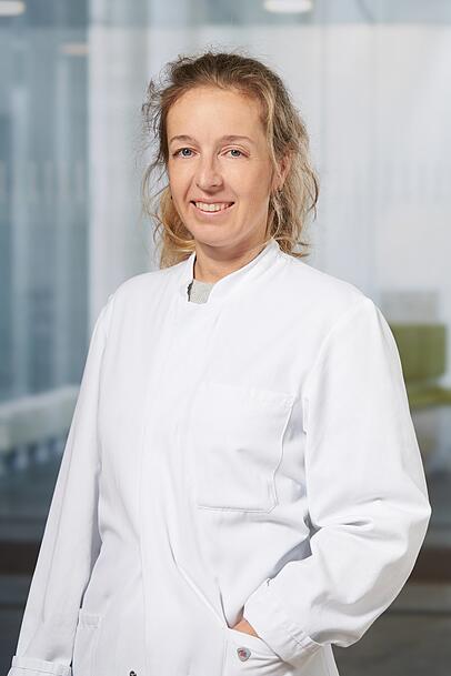 Daria Kurz ist Leitende Oberärztin der Gynäkologie und Geburtshilfe an den Helios-Kliniken Oberbayern. Daria Kurz ist Leitende Oberärztin der Gynäkologie und Geburtshilfe an den Helios-Kliniken Oberbayern.