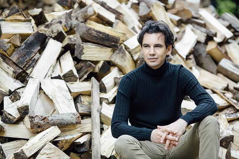 Ob Martin Stadtfeld diesen riesigen Haufen Holz selbst gehackt hat?