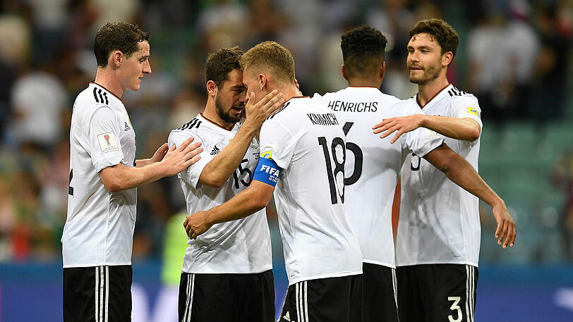 Die deutschen Spieler freuen sich über den Finaleinzug