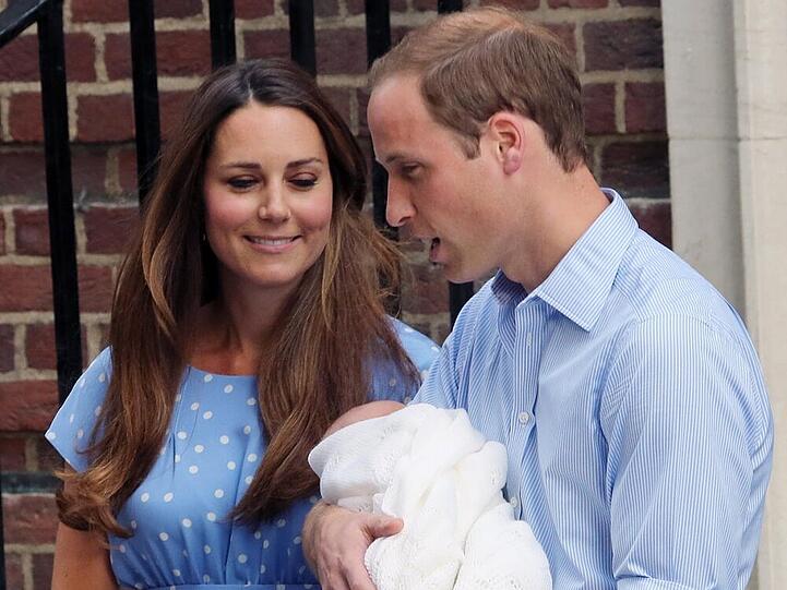 Die kleine Familie nach der Geburt von George