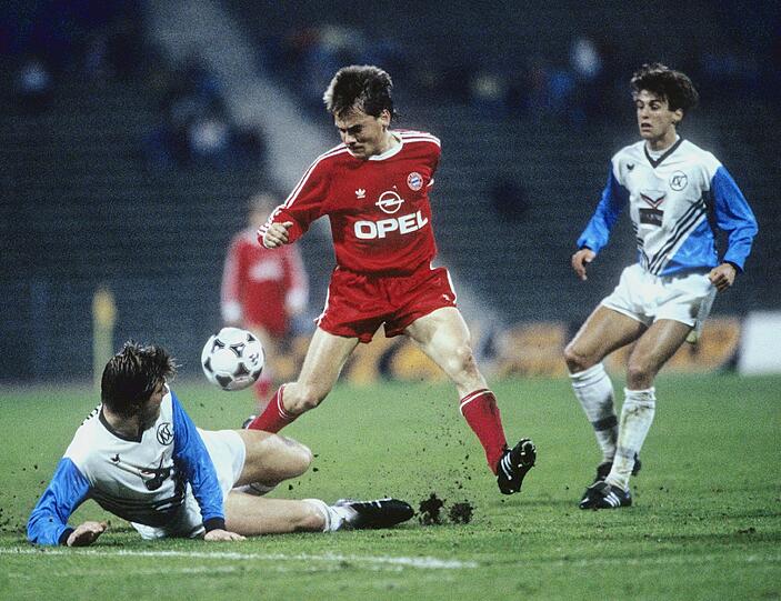 Anfang der 90er Jahre bedienten sich die Bayern vor allem beim Karlsruher SC. Mehmet Scholl (rechts)...
