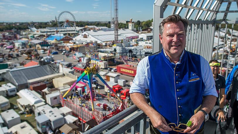 Der zweite Oberbürgermeister Münchens, Josef Schmid will eine Preisbremse beim Wiesn-Bier &ndash; und dem MVV.