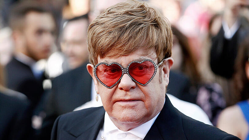 Sir Elton John bei einem Auftritt in Cannes