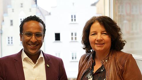 Nasser Ahmed und Ruth Müller beim Interview.
