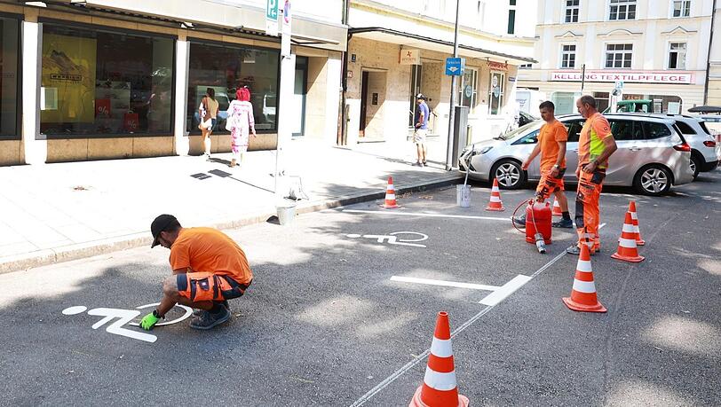 Am Montagmorgen um 11 Uhr wird die Weißenburger Straße umgebaut, etwa eine Stunde später kommt es zum Stopp. Am Montagmorgen um 11 Uhr wird die Weißenburger Straße umgebaut, etwa eine Stunde später kommt es zum Stopp.