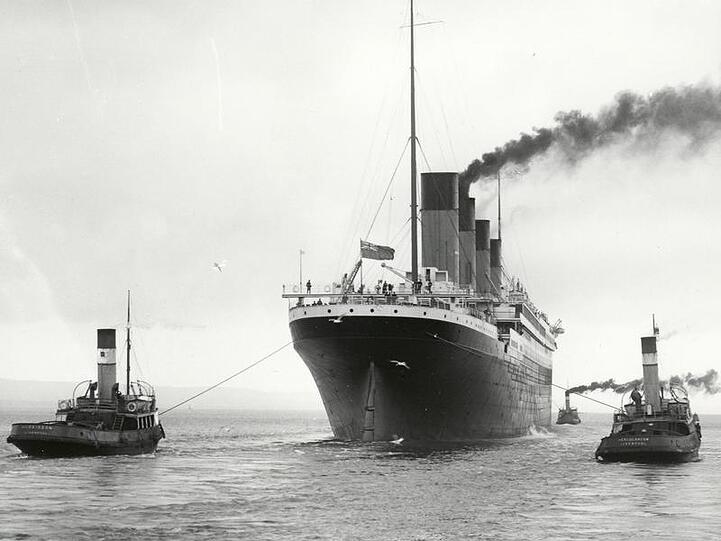 In New York werden Gegenstände der RMS Titanic versteigert.