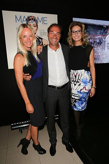 Petra Winter (Chefredakteurin "Madame") mit Ehemann Wolfram und "Sky"-Moderatorin Sarah Valentina Winkhaus (v.l.)