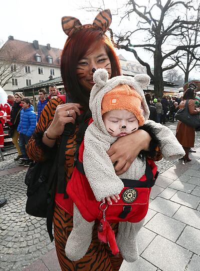 Die Bilder vom Tanz der Marktweiber am Viktualienmarkt.