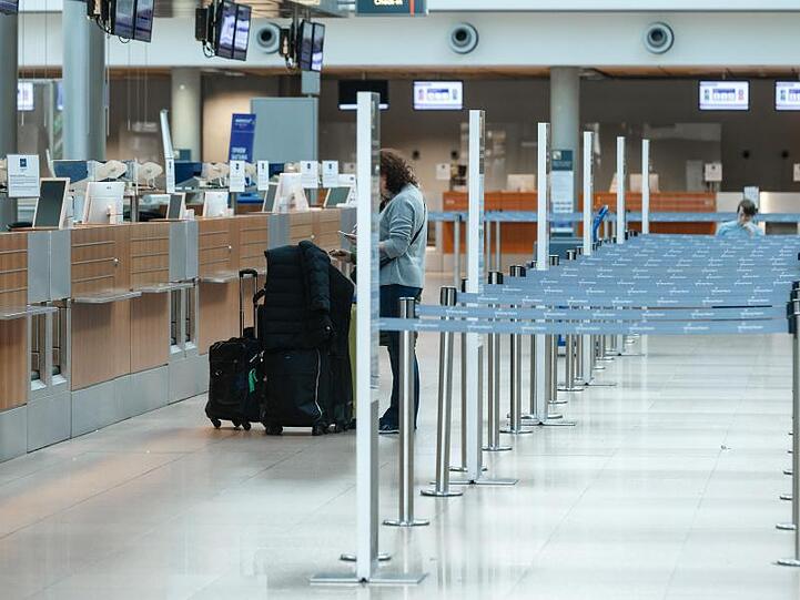 Wenig Betrieb herrscht im Terminal 1 des Hamburg Airport Helmut Schmidt.