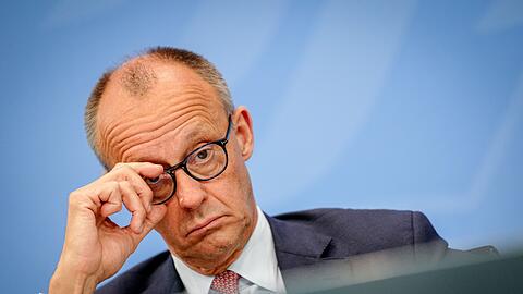 "Wir schauen uns das noch mal an", sagte der Kanzler.