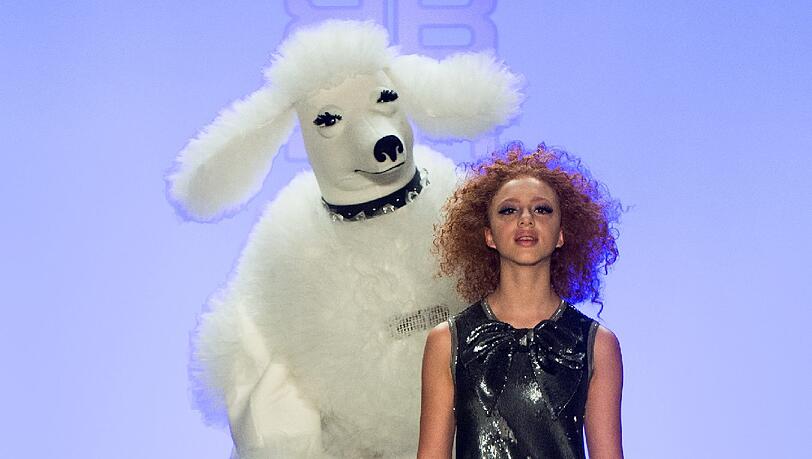 Boris Beckers Tochter Anna Ermakowa gibt auf der Berlin Fashion Week ihr Laufsteg-Debüt Boris Beckers Tochter Anna Ermakowa gibt auf der Berlin Fashion Week ihr Laufsteg-Debüt
