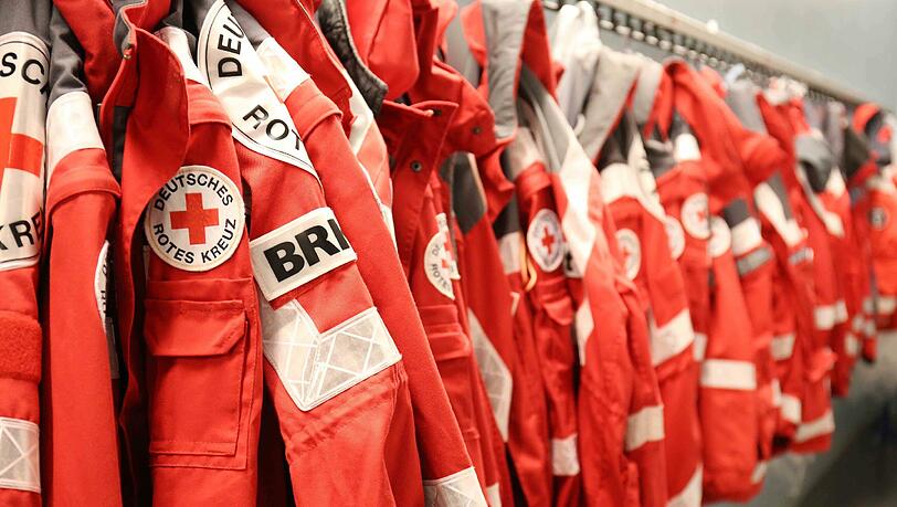 Rund 3300 ehrenamtlich Aktive, über 1000 hauptamtliche Mitarbeiter sind für die Bürger in München und Umgebung da. Rund 3300 ehrenamtlich Aktive, über 1000 hauptamtliche Mitarbeiter sind für die Bürger in München und Umgebung da.