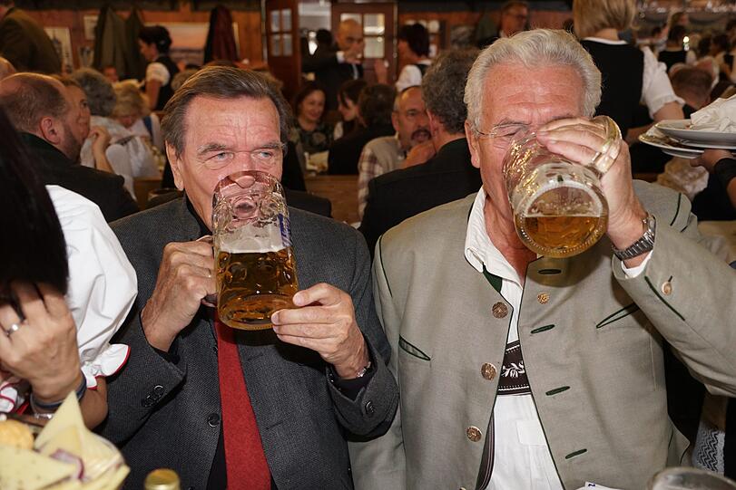 Ein Prosit, Herr Altkanzler Gerhard Schröder!