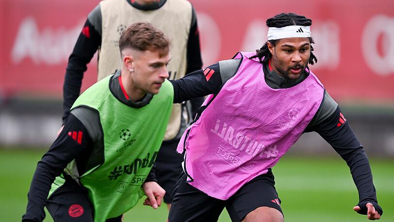 Joshua Kimmich (l) und Serge Gnabry in Aktion beim Abschlusstraining.