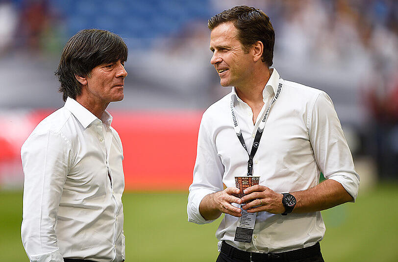 Joachim Löw (links) hatte seinen Vertrag im März 2015 bis zur WM 2018 in Russland verlängert. Rechts Teammanager Oliver Bierhoff.