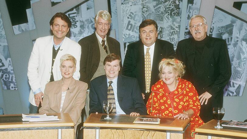 Jörg Knör mit dem Cast von "7 Tage, 7 Köpfe". Jörg Knör mit dem Cast von "7 Tage, 7 Köpfe".