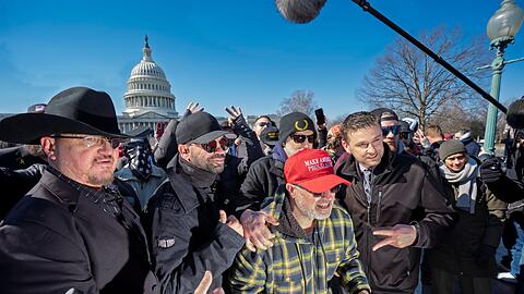 Mit ihrem Sturm aufs Kapitol griffen die Trump-Anhänger auch ein Symbol der US-Demokratie an. (Archivbild)