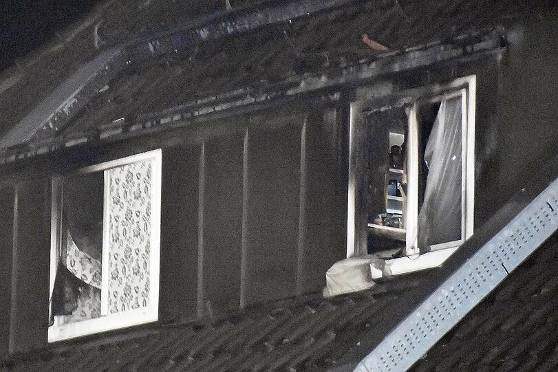 Bei dem Brand wurden drei Menschen verletzt.