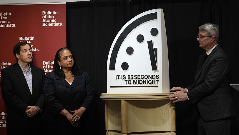 Der Stand der "Weltuntergangsuhr" wird vorgestellt.