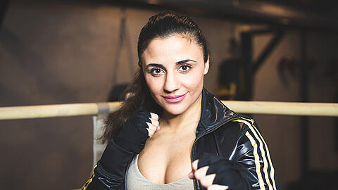 Box-Weltmeisterin Susi Kentikian tauscht für die Koch-Castingshow "MasterChef" Box- gegen Ofen-Handschuhe