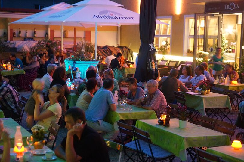 Entspannt und zum Wohlfühlen: Troja Restaurant mit Biergarten in Laim.