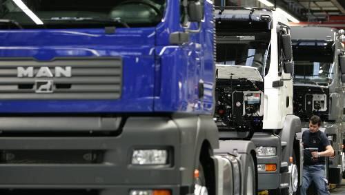 Bei MAN stehen im Moment öfter die Bänder still: Das Unternehmen setzt auf Kurzarbeit Bei MAN stehen im Moment öfter die Bänder still: Das Unternehmen setzt auf Kurzarbeit
