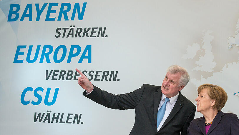 Seehofer hält Merkels Kurs für falsch. (Archivbild) Seehofer hält Merkels Kurs für falsch. (Archivbild)