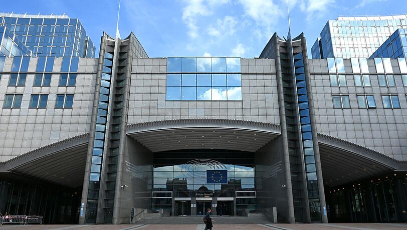 Fraktionen im EU-Parlament dürfen die ihnen zur Verfügung gestellten Mittel nur nach festgelegten Regeln ausgeben. (Archivbild) Fraktionen im EU-Parlament dürfen die ihnen zur Verfügung gestellten Mittel nur nach festgelegten Regeln ausgeben. (Archivbild)