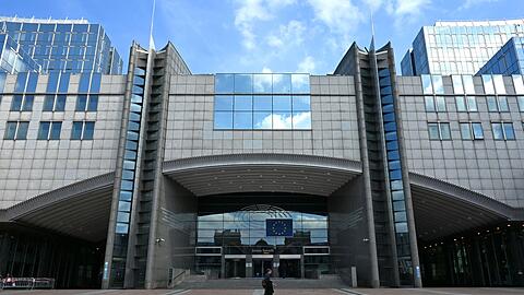 Fraktionen im EU-Parlament d&uuml;rfen die ihnen zur Verf&uuml;gung gestellten Mittel nur nach festgelegten Regeln ausgeben. (Archivbild)