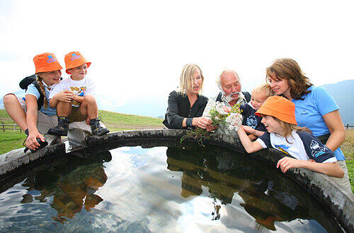 Familie am Brunnen, Foto: TVB Wilder Kaiser