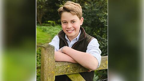 Auf dem Geburtstags-Schnappschuss sieht Prinz George seinem Vater William sehr ähnlich.