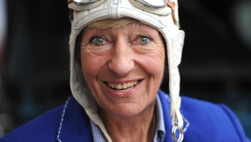 Die ehemalige Rennfahrerin Heidi Hetzer ist tot. Die ehemalige Rennfahrerin Heidi Hetzer ist tot.