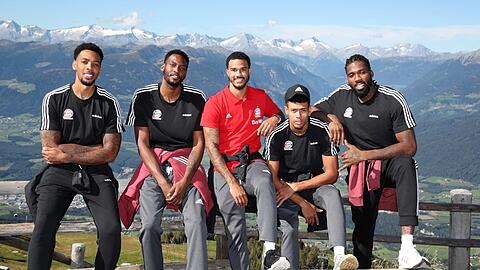 Bayerns Neuzugänge (v.l.): Die US-Amerikaner Malcolm Thomas, JaJuan Johnson, Nick Weiler-Babb, Wade Baldwin und Jalen Reynolds.