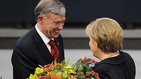 Horst Köhler (l) galt als einer der prominentesten Quereinsteiger in der Bundespolitik. (Archivbild)