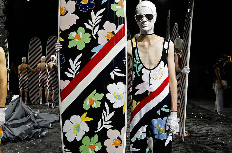 Thom Browne stellt seine Frühjahr/Sommerkollektion 2017 vor.