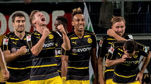Die Dortmunder übernehmen mit dem 5:1 gegen Wolfsburg zumindest für eine Nacht die Tabellenspitze.