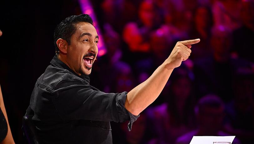 Hab dich! Rategast Eko Fresh (Bild) hatte im Halbfinale von "The Masked Singer" einen sensationellen Promi-Verdacht. Er vermutete unter einer der Masken Politiker Jens Spahn. Hab dich! Rategast Eko Fresh (Bild) hatte im Halbfinale von "The Masked Singer" einen sensationellen Promi-Verdacht. Er vermutete unter einer der Masken Politiker Jens Spahn.