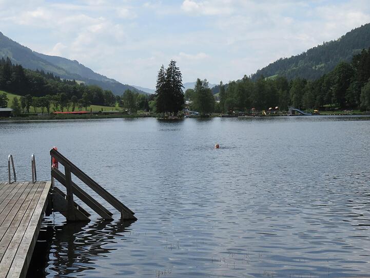 Hier geschah das Unglück: Der Schwarzsee gilt als wärmster Moorsee Tirols.