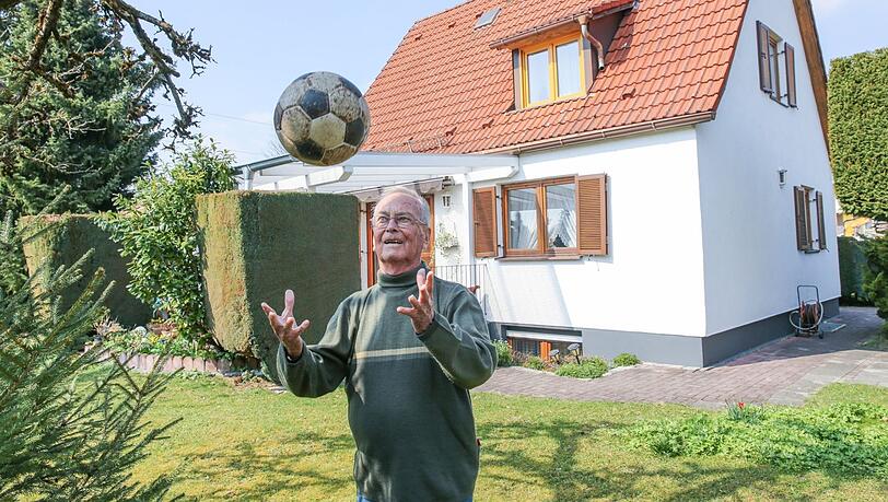 Eine "Rennsau" nennt sich Huber gerne: Schon acht Wochen nach seiner Nierentransplantation konnte er Ende der 70er wieder Fußball spielen.