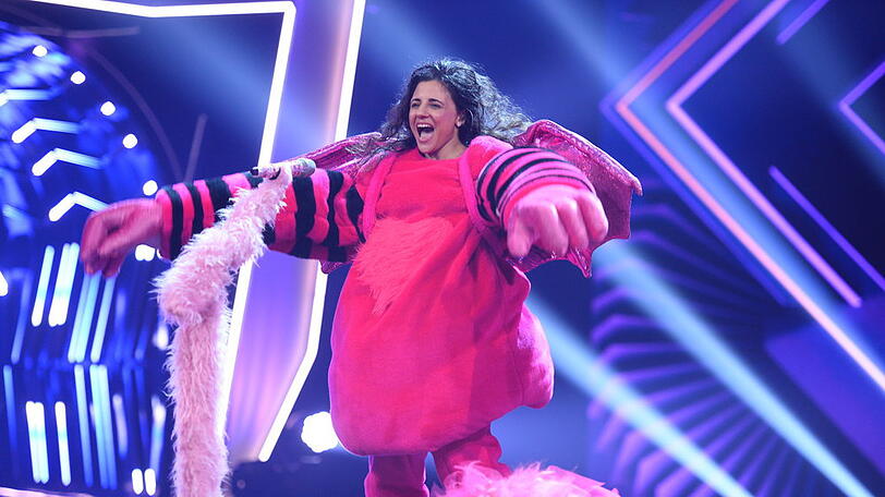 Susi Kentikian noch im Monster-Outfit, aber ohne Maske