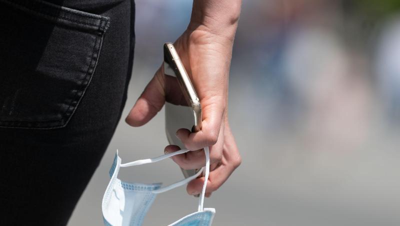 Lieber aufsetzen: In diversen Bundesländern herrscht an vielen Orten Maskenpflicht. Lieber aufsetzen: In diversen Bundesländern herrscht an vielen Orten Maskenpflicht.