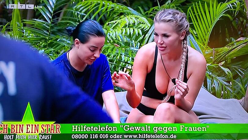 Leyla Lahouar und Kim Virginia sprechen über Gewalterlebnisse aus der Vergangenheit.