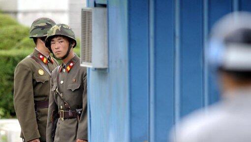 Innerkoreanische Grenze bei Panmunjom: Einem Soldaten der nordkoreanischen Volksarmee soll die Flucht nach Südkorea gelungen sein. Foto: Song Kyeong-Seok/Archiv Innerkoreanische Grenze bei Panmunjom: Einem Soldaten der nordkoreanischen Volksarmee soll die Flucht nach Südkorea gelungen sein. Foto: Song Kyeong-Seok/Archiv