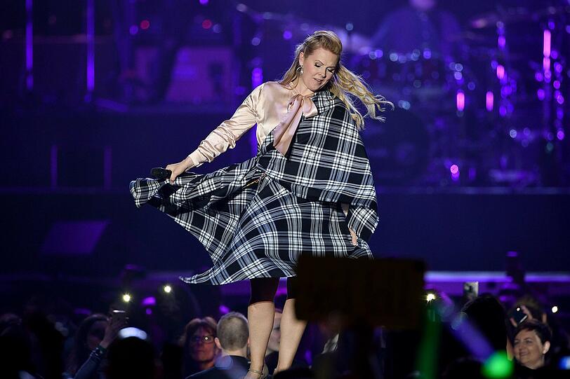 Die Kelly Family in München - da geht's feurig zur Sache. Die Bilder von der Show in der Olympiahalle zum Durchklicken.
