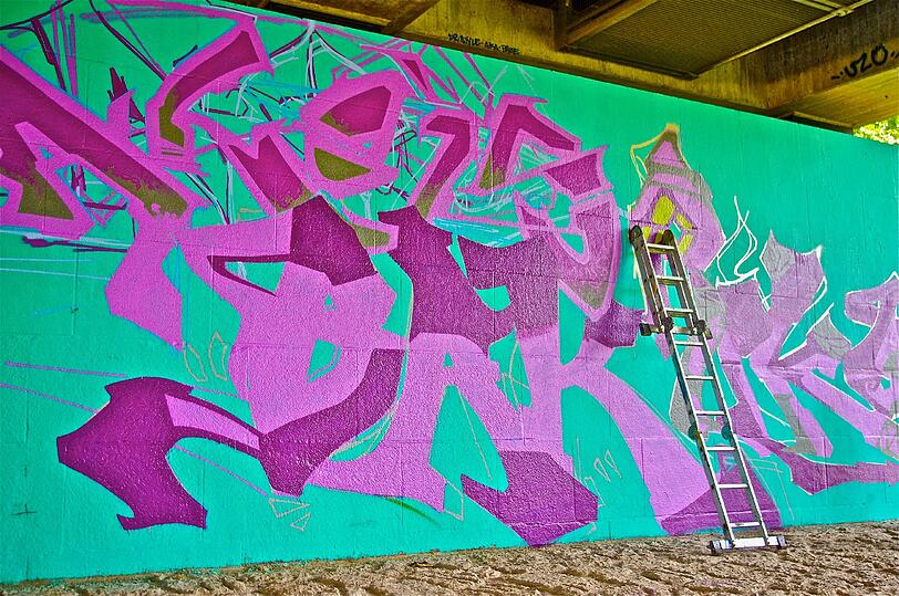 Isart Graffiti Aktion an der Brudermühlbrücke