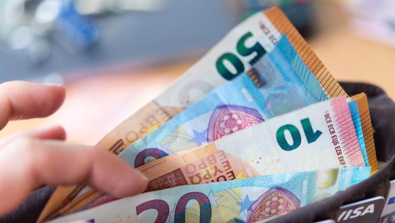 Mehr Geld in der Tasche bedeutet mehr Kaufkraft. Der Privatkonsum ist und bleibt eine wichtige Stütze der deutschen Konjunktur. Mehr Geld in der Tasche bedeutet mehr Kaufkraft. Der Privatkonsum ist und bleibt eine wichtige Stütze der deutschen Konjunktur.
