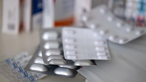 Die Grenzpolizei fand bei dem jungen Mann mehr als 1.000 Tabletten Oxycodon. (Symbolbild)