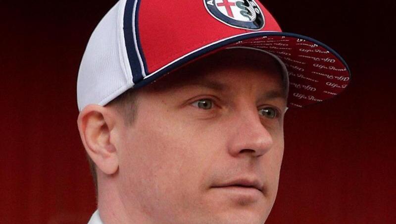Der mit Abstand älteste Fahrer im Formel-1-Starterfeld: Kimi Räikkönen. Der mit Abstand älteste Fahrer im Formel-1-Starterfeld: Kimi Räikkönen.